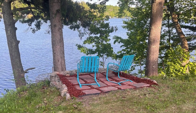 Rustic recently updated 3-bedroom cabin with AC on Upper Turtle Lake.