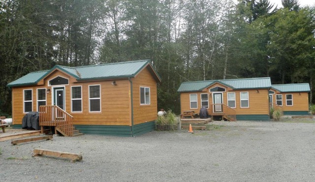Seaside Camping Resort Cottage 9