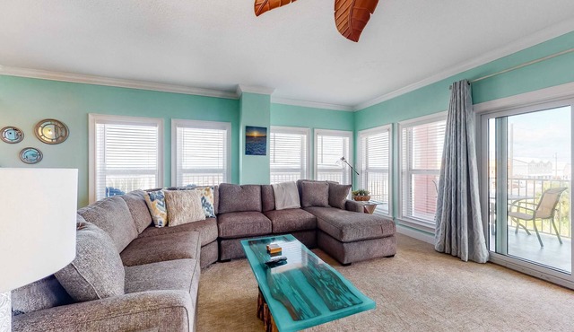 Second Floor Condo a/Ocean View, Shared Pool & Hot Tub, High-Speed WiFi, & W/D