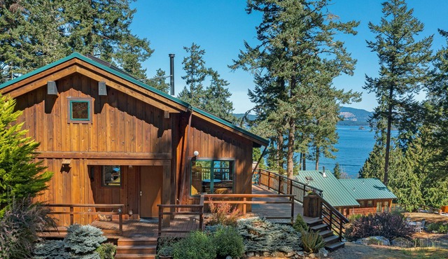 Serene Waterview Cabin Near Friday Harbor