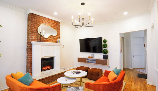 Shadyside 2BR Walk to Walnut + On site parking