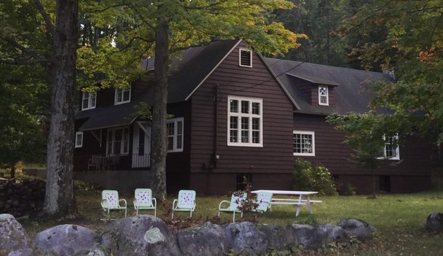 Sleeping Bear Hideaway near Sleeping Bear Dunes - - historic home on 5+ acres