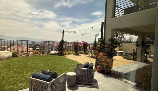 Spacious 4-bedroom house with AC in terrific Santa Clarita
