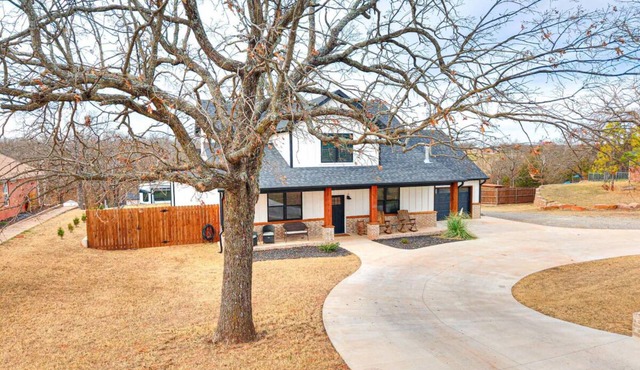 Spacious 4-bedroom, 3-bath, 2-story house in the town of Wellston, Oklahoma