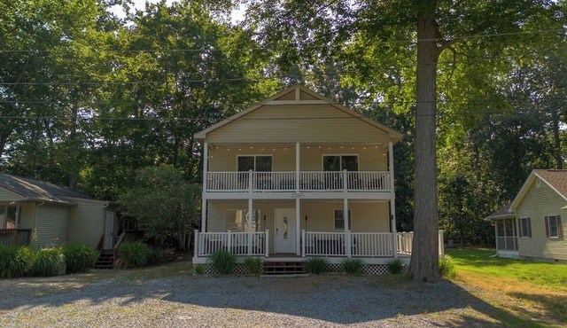 Spacious 5Br 4Bth Slps 12, Bayfront Coastal Getaway – The Perfect Summer Escape!