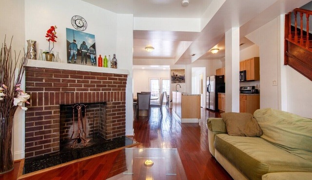Spacious 5BR DC Home for Groups