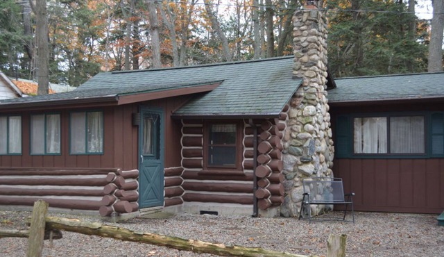 Spacious Log Cabin - Sleeping Bear National Lakeshore