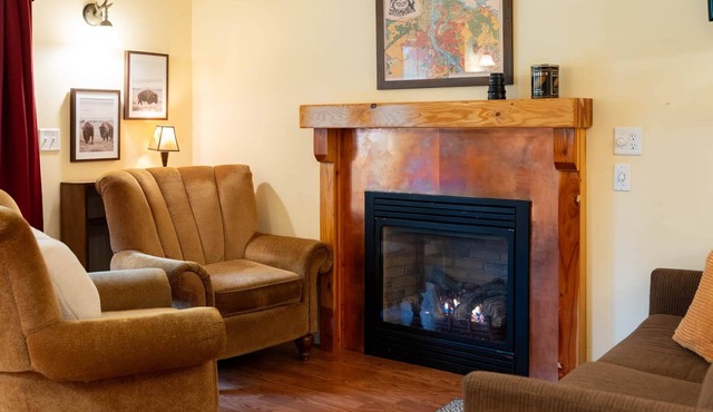 ‘Spruce’ Riverfront Cabin near Olympic National Park
