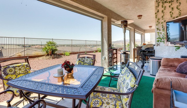 Sunny Laughlin Home w/ Fire Pit!