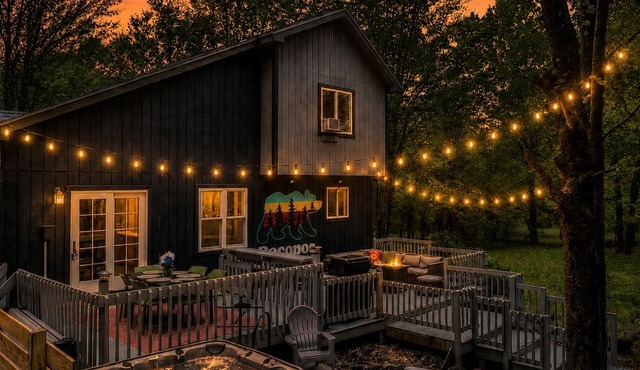 Surrounded by nature! Private Lake, King Bed, Peaceful Deck & Game Room!