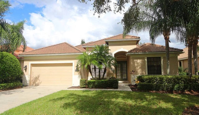 Tailfeather Home on Golf Course by RVA: Stylish 4BR w Pool & Close to Beach
