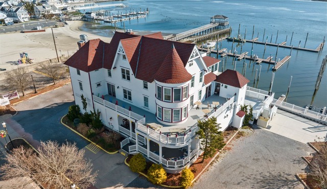 TAVERN ON THE BAY HOTEL - Al Capone Suite