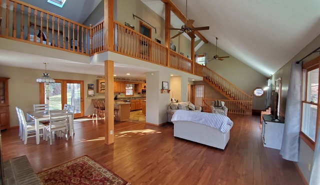 The Wye Oak - Hocking Hills scenic nature retreat!