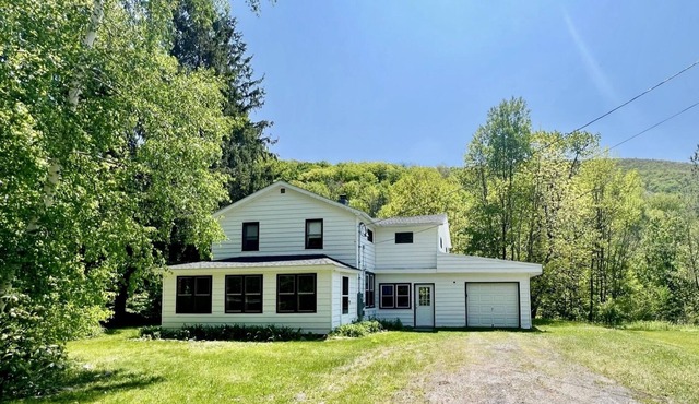 Tranquil Creek Retreat - Charming 1920s Farmhouse Close To Hunter Mountain