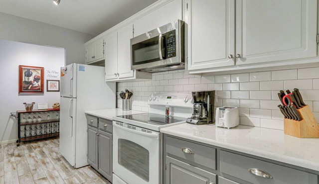 Walk to Harbour Town: Quaint Sea Pines Gem
