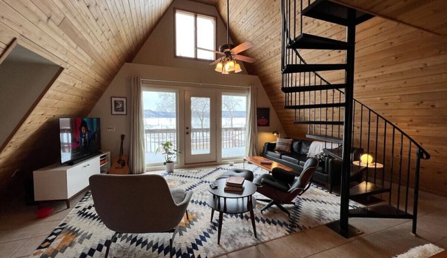 Waterfront A-Frame on the Marina Lake Pepin