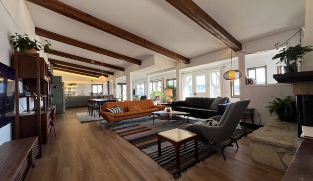 Waterfront Bungalow + Hot Tub Marina, Lake Pepin