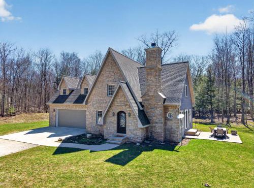 Wooded Egg Harbor Escape- Pinball Bunks Privacy