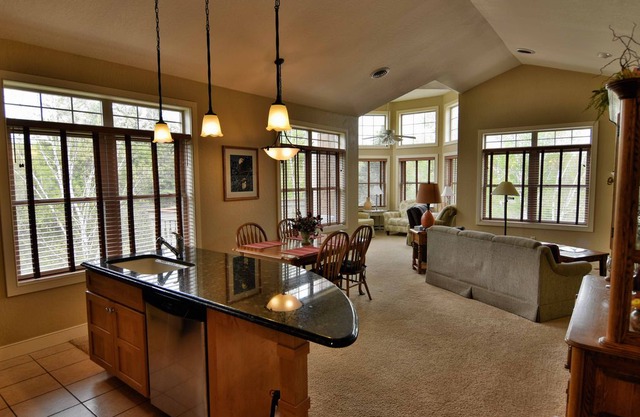 1BD/ 1BA condo on Tagalong Golf Course overlooking Red Cedar lake