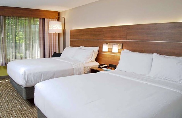 2-Star Hotel ∙ Holiday Inn Express South Burlington, an IHG Hotel