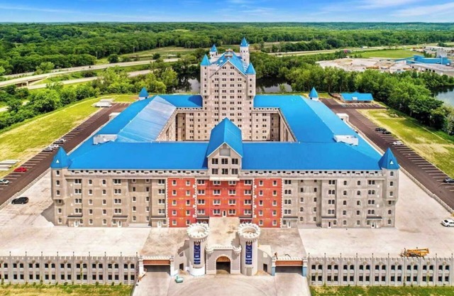 2BR Suite at The Grand Castle Gym & Free Parking