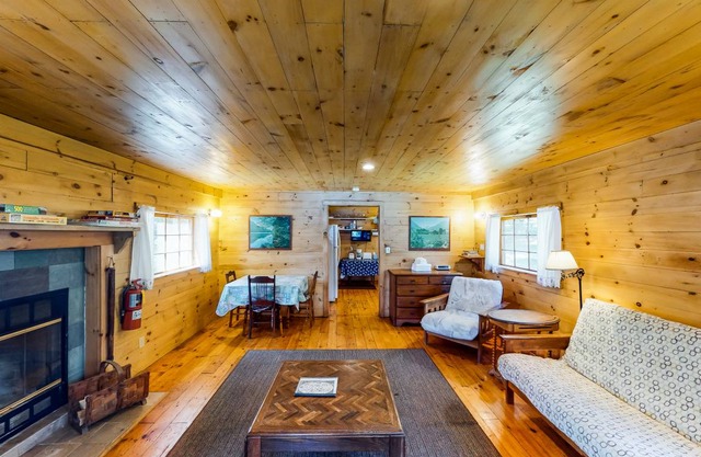 56 m² Cabin ∙ 3 bedrooms ∙ 8 guests
