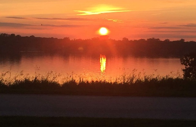 # 9 Isle View- West-facing lake view, sunsets, fishing, kayaking, beach, golf!
