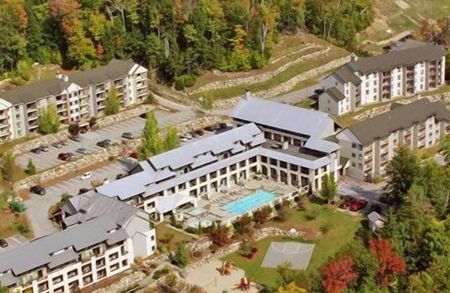 Beautiful 2 bedroom unit at resort, sleeps 6