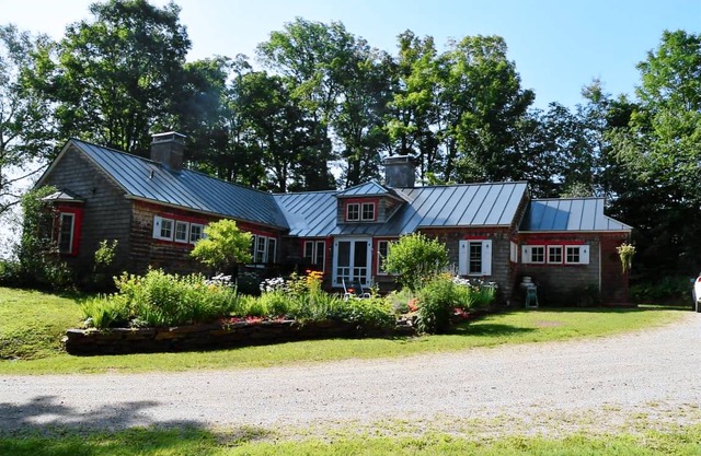 Bromley Farm ski house