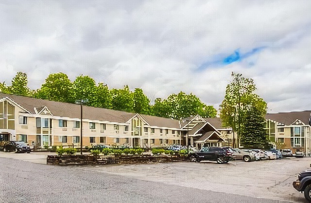 Comfort Inn & Suites at Maplewood