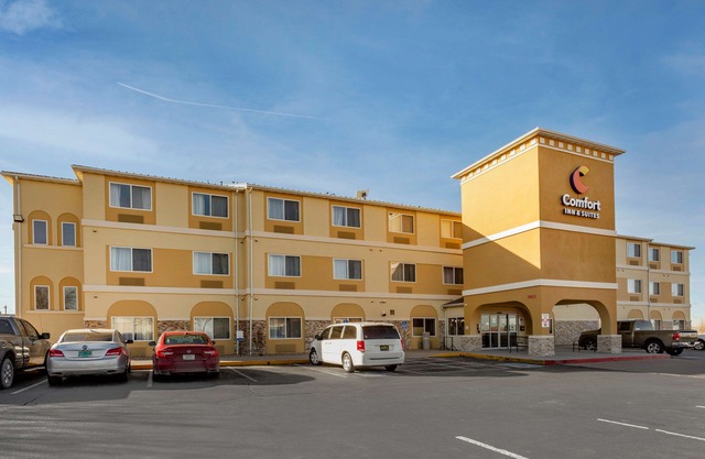 Comfort Inn & Suites Alameda at Albuquerque Balloon Fiesta Park