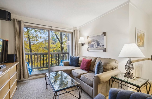 Comfortable one bedroom condo. It offers Killington's best value on top of the mountain F5