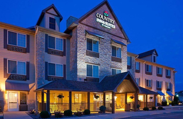 Country Inn & Suites by Radisson, Green Bay North, WI