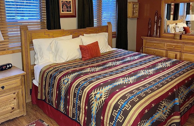 Cozy 3 Bedroom Condo Red River, NM COTTONWOOD#1