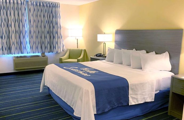 Days Inn by Wyndham Hinckley