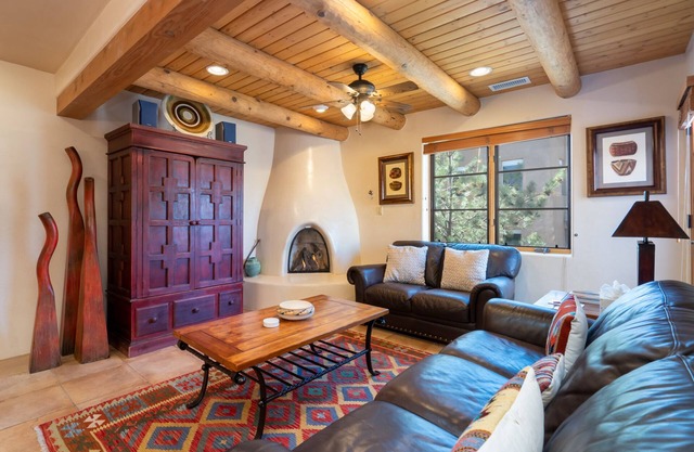 El Corazon 12 | Pet Friendly + Balcony