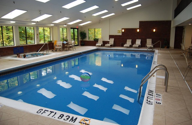 Holiday Inn Express South Burlington, an IHG Hotel