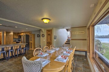 Lakefront Eau Galle Home w/Hot Tub & Fire Pit