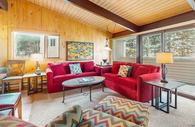 Large mountainside condo at Taos Ski Valley with views & balcony - near hiking