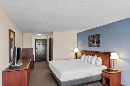 Huntington Mall Inn 