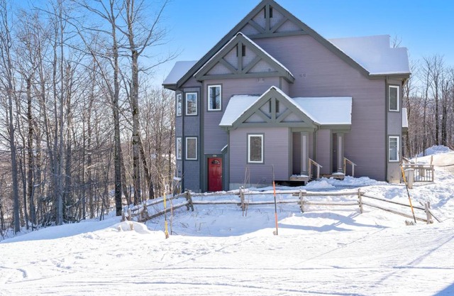 Ski in Ski out Jay Village 422B
