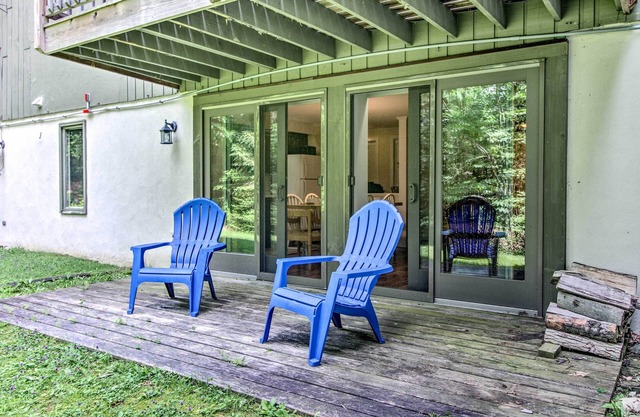 Ski-In/Ski-Out Peru Condo at Bromley Mountain