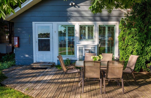 Snug Harbor Inn Sturgeon Bay 