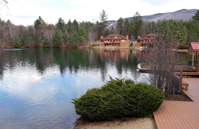 Spacious studio with a beautiful Pemi river view.