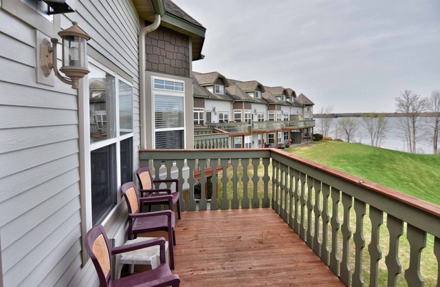 T302 Beautiful Condo on Tagalongs 18 hole golf course on Red Cedar Lake