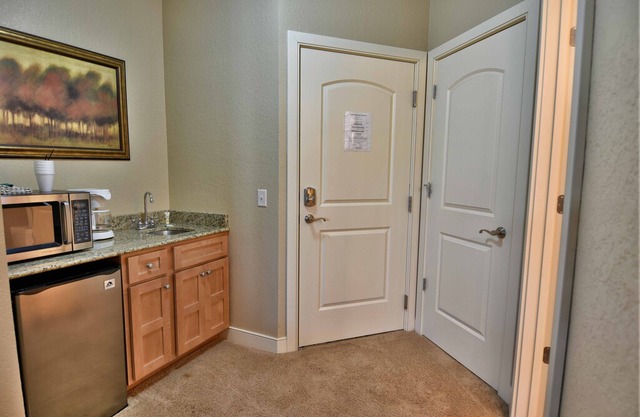 T431B Beautiful Efficiency condo at Tagalong Golf Resort on Red Cedar Lake