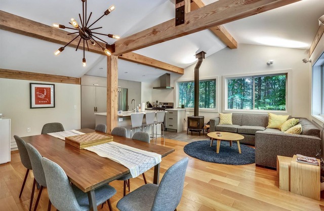Tollhouse 10C - Rare slopeside condo, walk to Tollhouse Chair Lift!