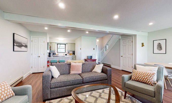 West Hartford House | 100 m² House ∙ 2 bedrooms ∙ 6 guests
