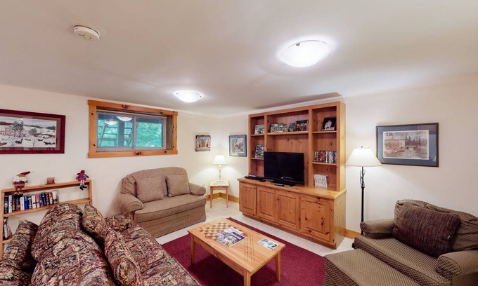 North Troy Condo | 102 m² Condo ∙ 2 bedrooms ∙ 6 guests