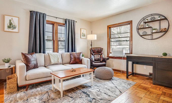 St. Anthony Park House | 111 m² House ∙ 2 bedrooms ∙ 4 guests